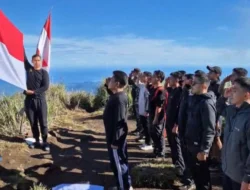 Kajari Minut I Gede, Pimpin Upacara Bendera di Puncak Gunung Klabat